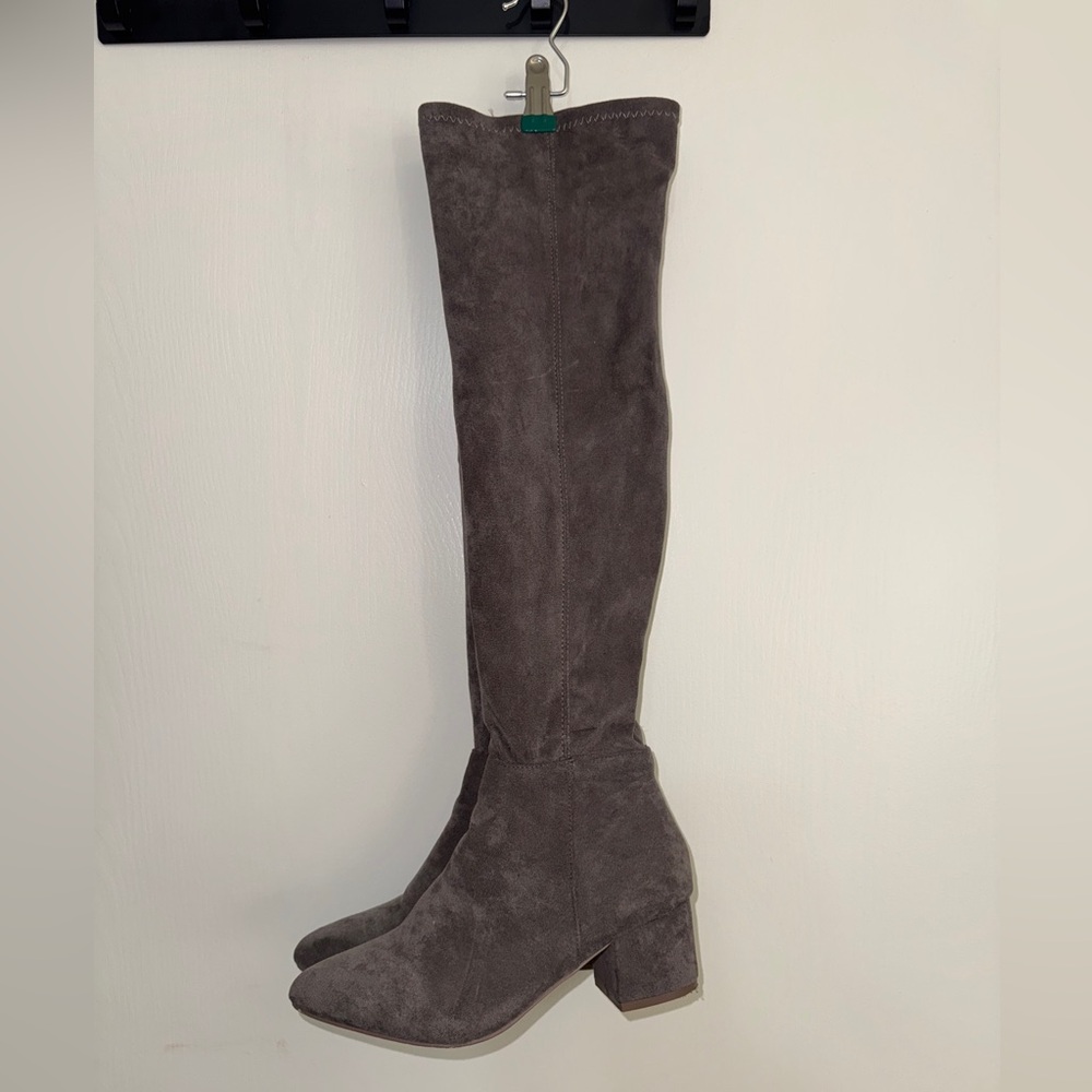 Knee-high boots - Picture 2 of 5